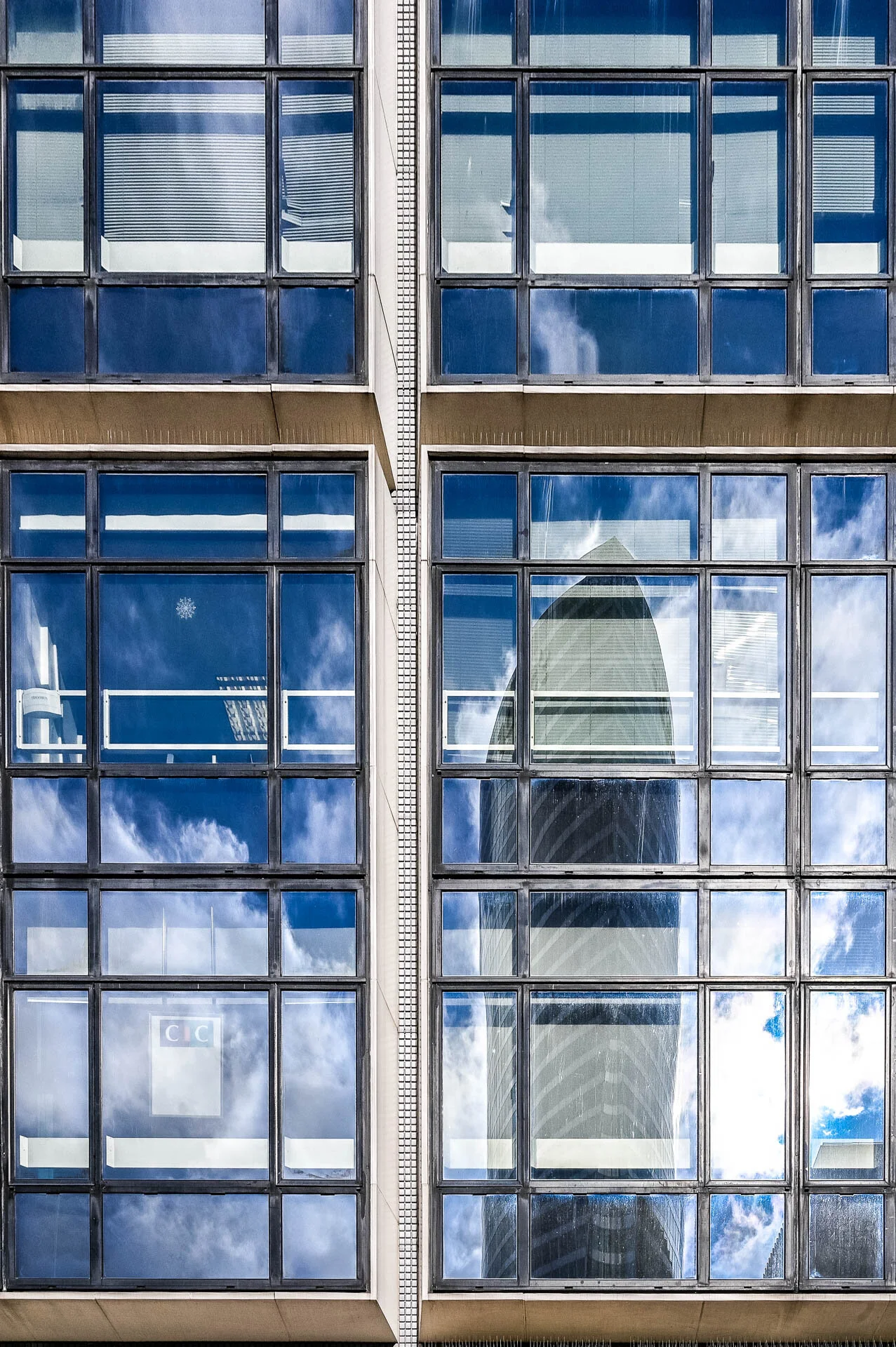 Paris - La Défense - reflet