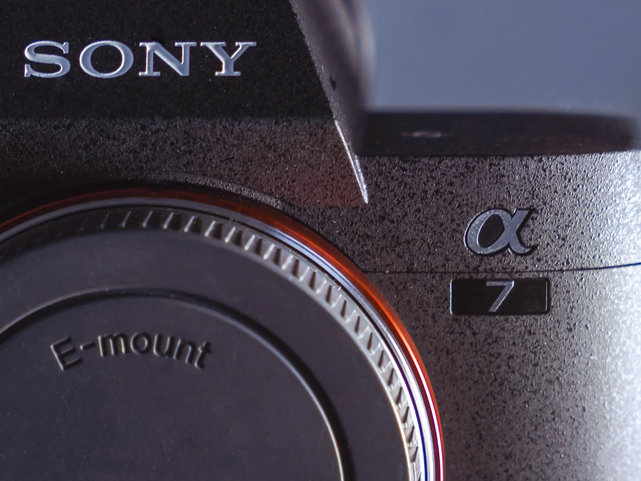 Gros plan du Sony Alpha 7 IV