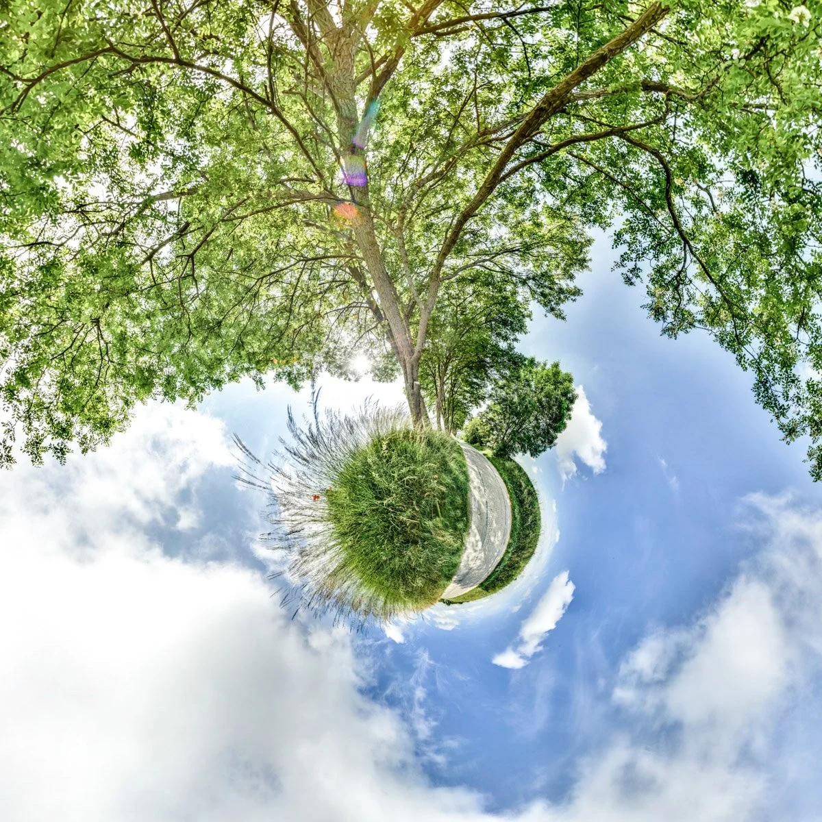 mini planet on the Chemin du Relais in Corroy-le-Grand