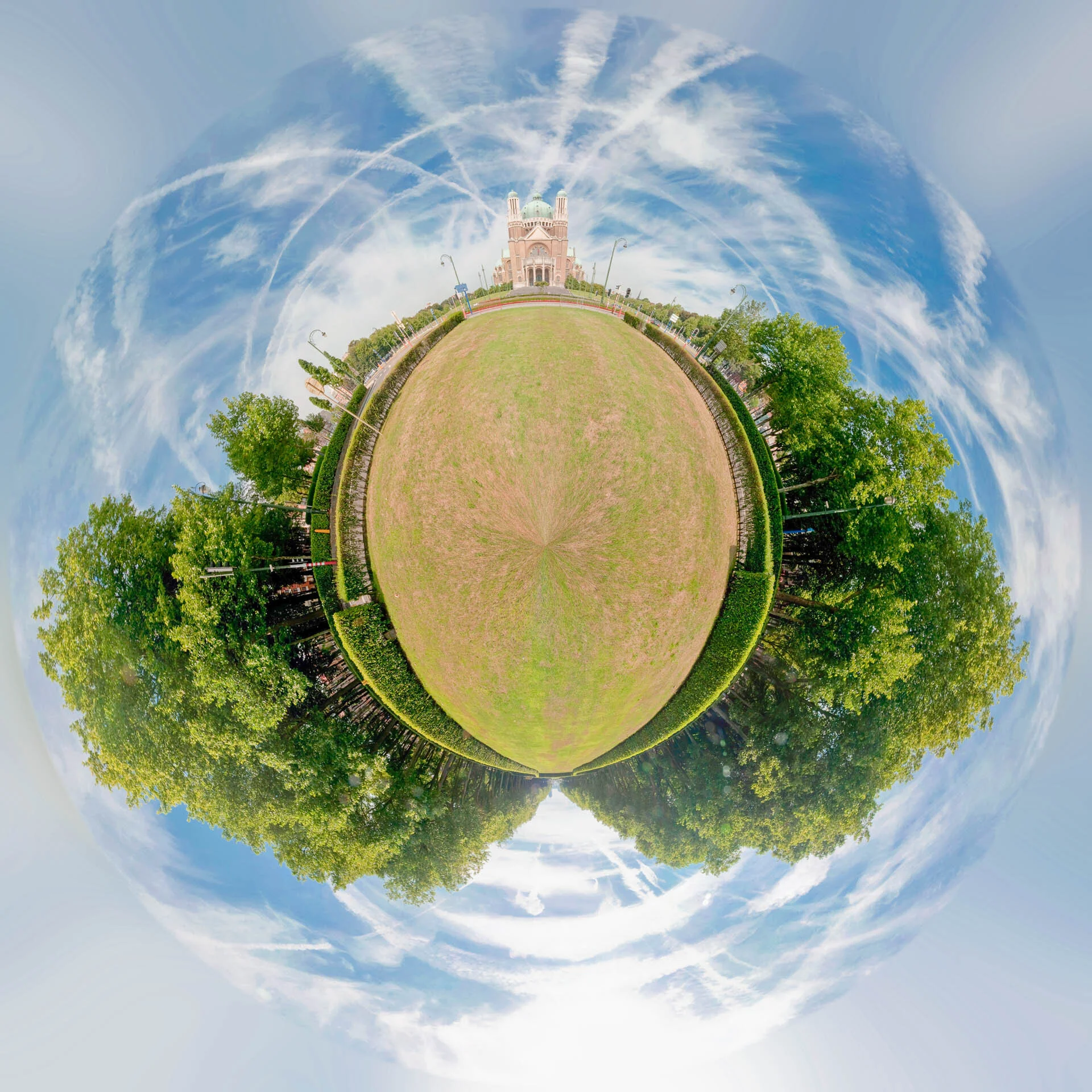Photo mini planète - basilique de Koekelberg à Bruxelles - Photographe professionnel