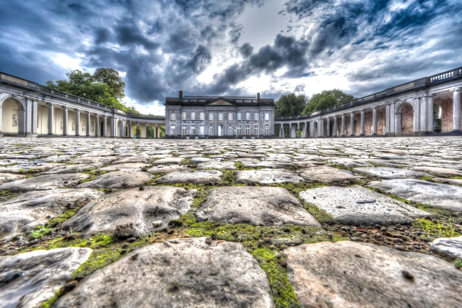 Photo HDR de la cour du château de Seneffe